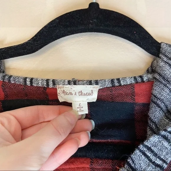 HEM & THREAD RED & BLACK PLAID FLANNEL BUTTON DOWN SHIRT WITH HOOD - Picture 3 of 5
